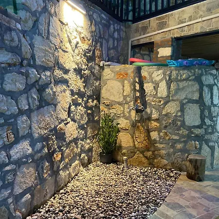 Aquamarinvillaa Vilă Alinca